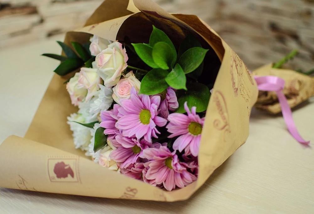 Букет цветов из: Розы и Хризантемы в Сусанино Ленинградская область