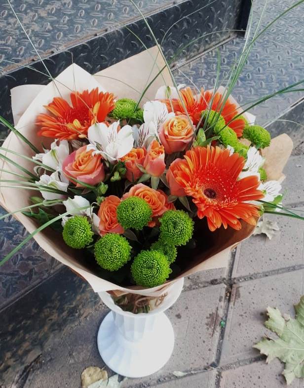 Букет цветов из: Герберы, Хризантемы, Альстромерии и Розы в Сусанино Ленинградская область
