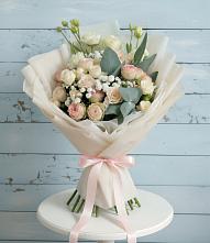 Букет цветов из:  Розы и Лизиантусы в Сусанино Ленинградская область