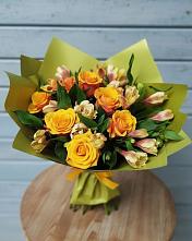 Букет цветов из:  Альстромерии и Розы в Сусанино Ленинградская область