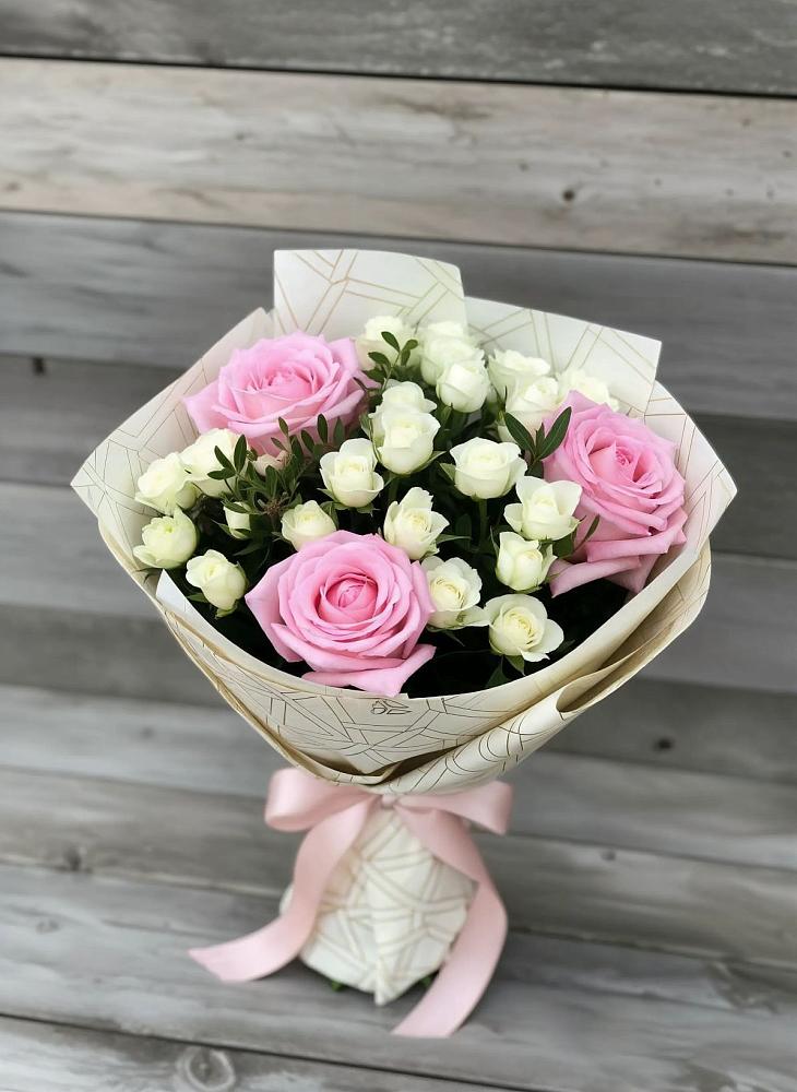 Букет цветов из: Розы в Сусанино Ленинградская область