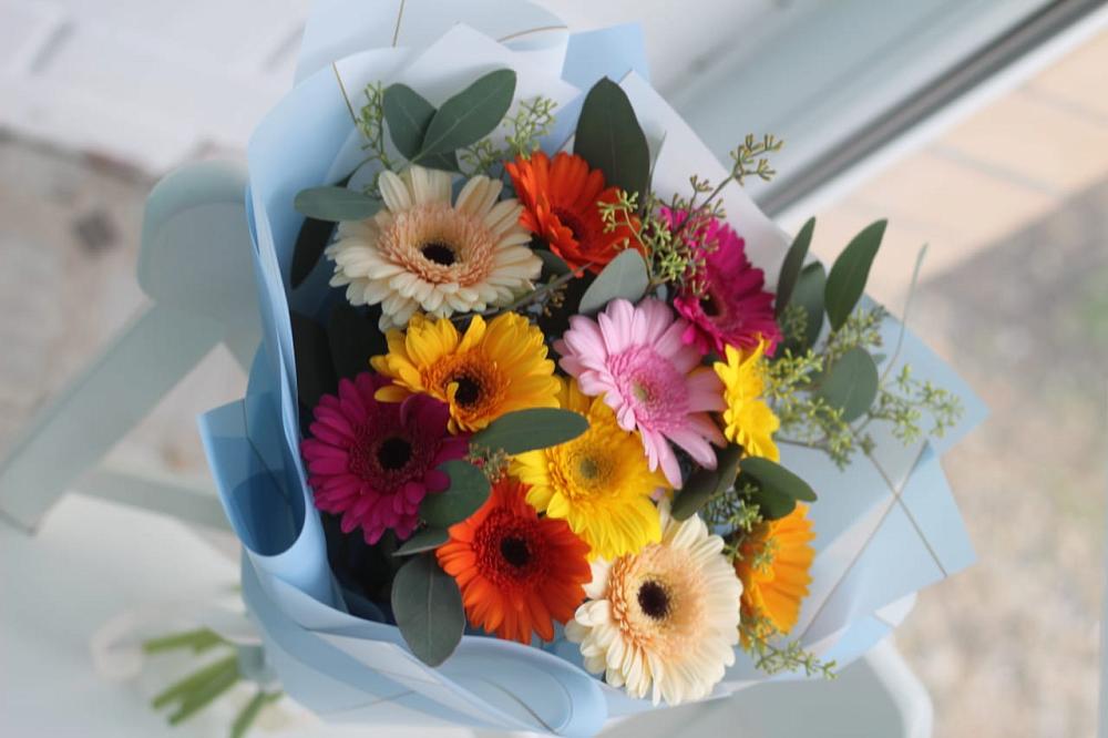 Букет цветов из: Герберы в Сусанино Ленинградская область