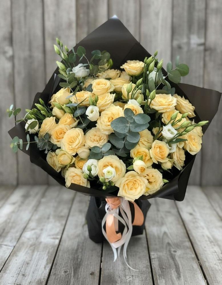 Букет цветов из: Розы и Лизиантусы в Сусанино Ленинградская область