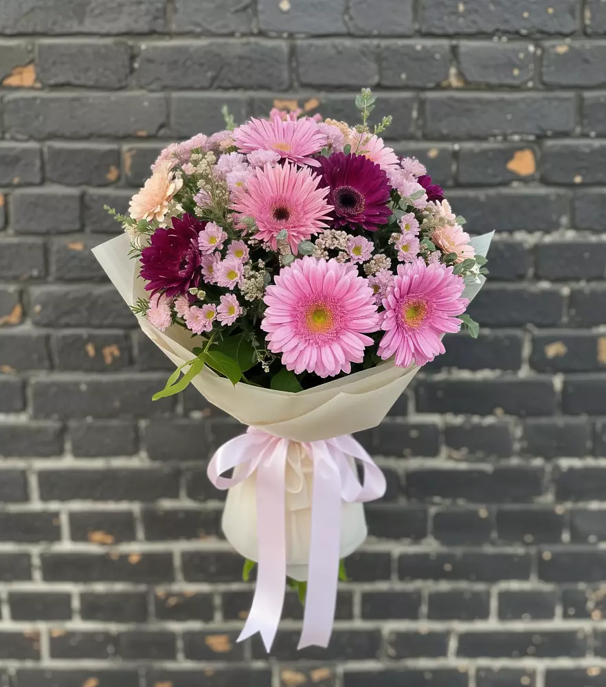 Букет цветов из: Герберы и Хризантемы в Сусанино Ленинградская область