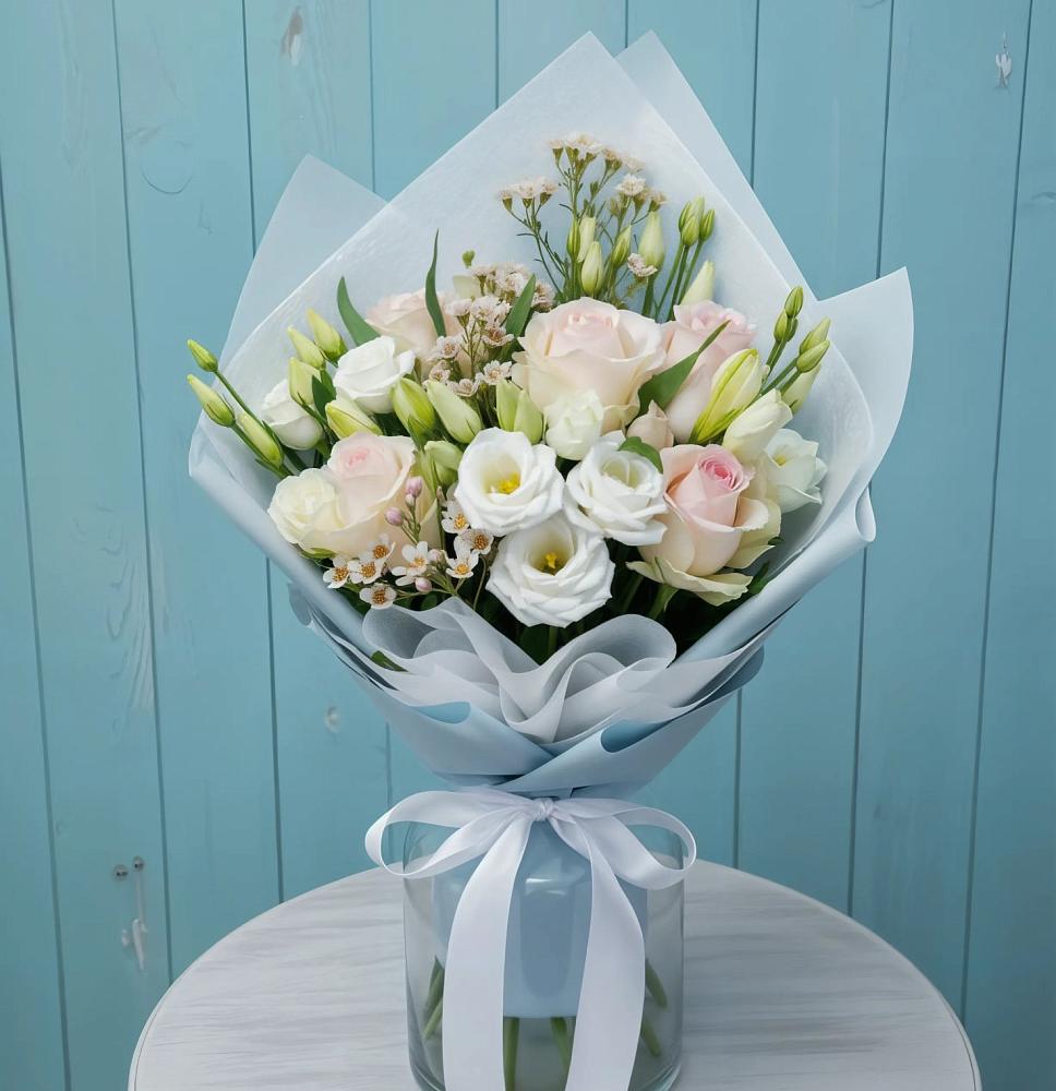 Букет цветов из: Розы и Лизиантусы в Сусанино Ленинградская область