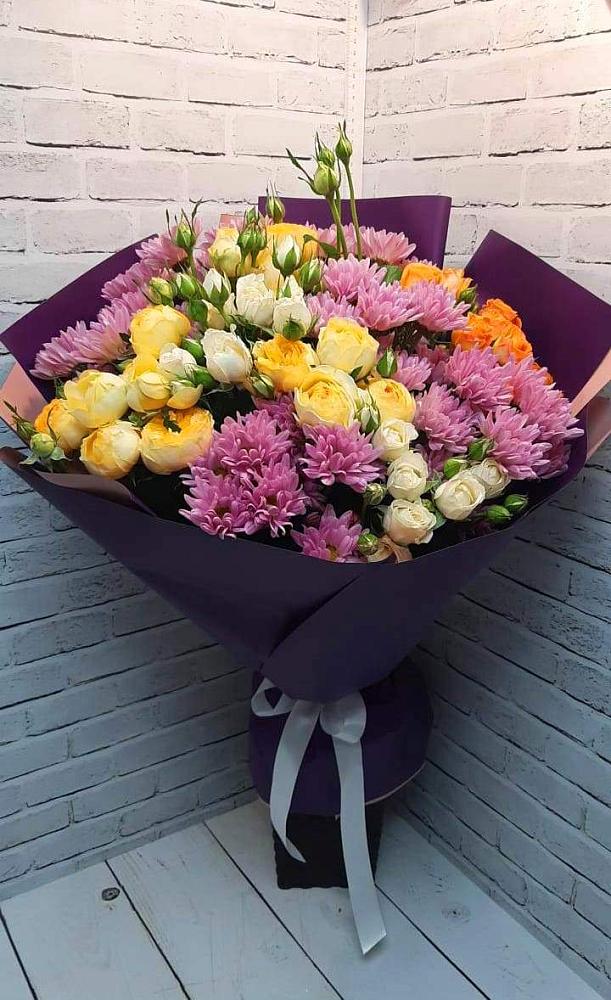 Букет цветов из: Хризантемы и Розы в Сусанино Ленинградская область