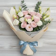 Букет цветов из:  Лизиантусы в Сусанино Ленинградская область