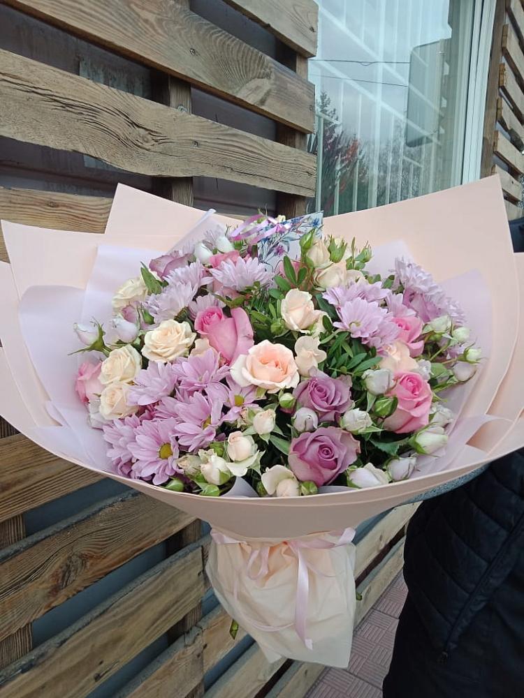 Букет цветов из: Розы и Хризантемы в Сусанино Ленинградская область