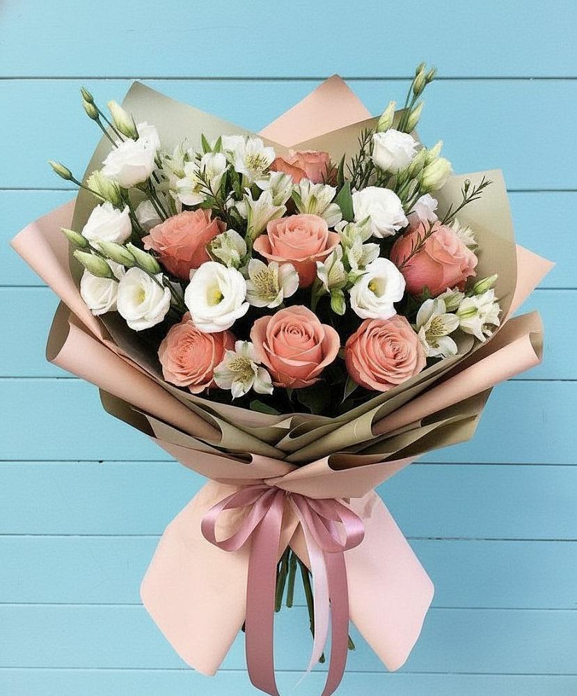 Букет цветов из: Розы, Альстромерии и Лизиантусы в Сусанино Ленинградская область
