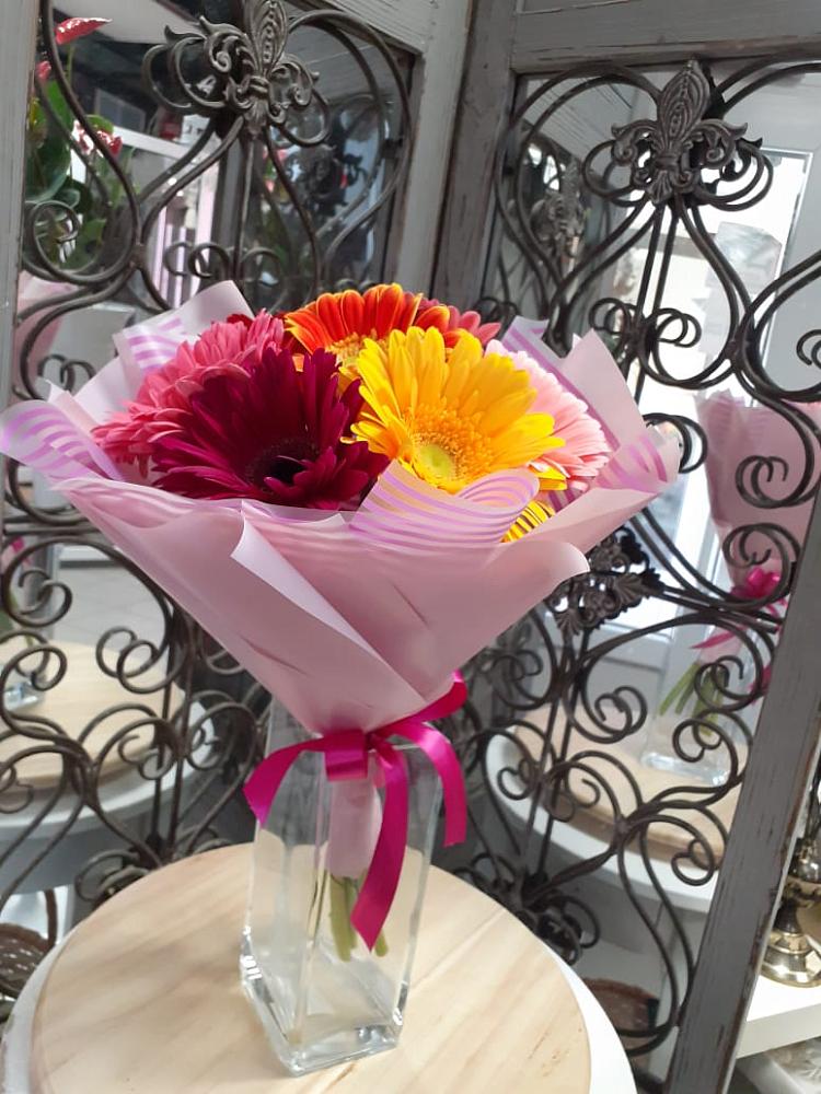 Букет цветов из: Герберы в Сусанино Ленинградская область