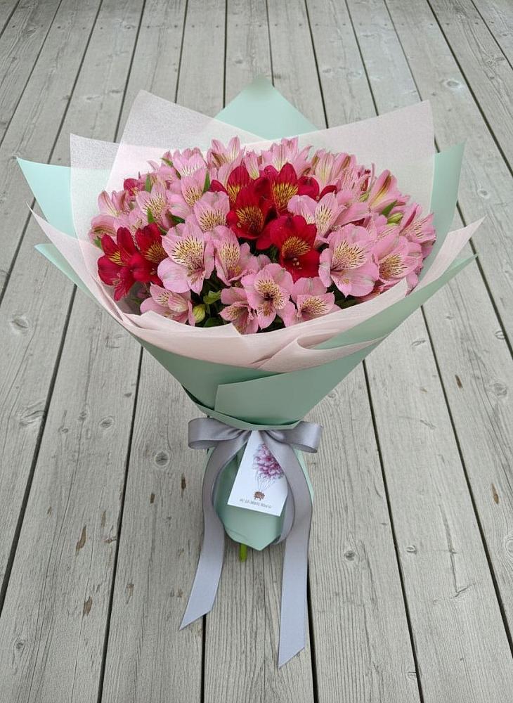 Букет цветов из: Альстромерии в Сусанино Ленинградская область