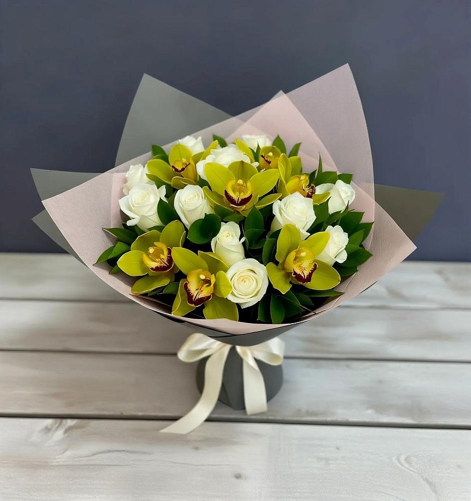 Букет цветов из: Орхидеи и Розы в Сусанино Ленинградская область