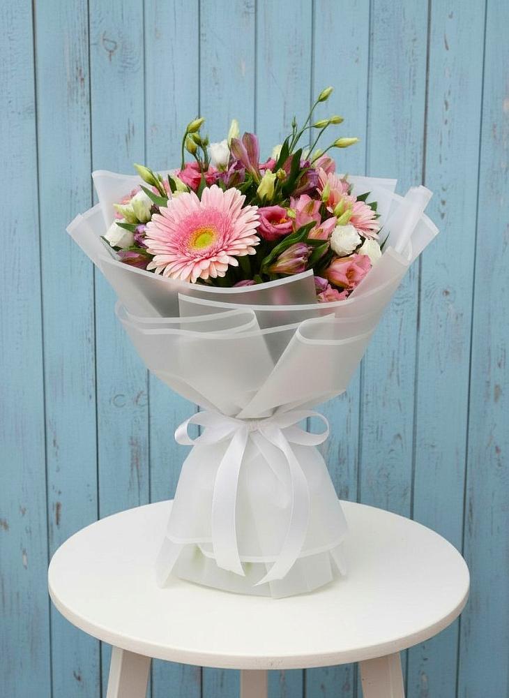 Букет цветов из: Герберы, Альстромерии и Лизиантусы в Сусанино Ленинградская область