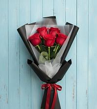 Букет цветов из:  Розы в Сусанино Ленинградская область