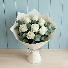 Букет Белые розы в Эвкалипте в Сусанино Ленинградская область