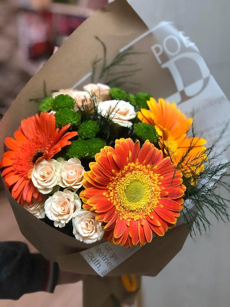 Букет цветов из: Герберы, Хризантемы и Розы в Сусанино Ленинградская область