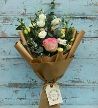 Букет цветов из:  Розы и Лизиантусы в Сусанино Ленинградская область