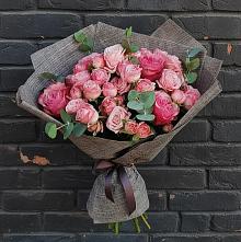 Букет цветов из:  Розы в Сусанино Ленинградская область