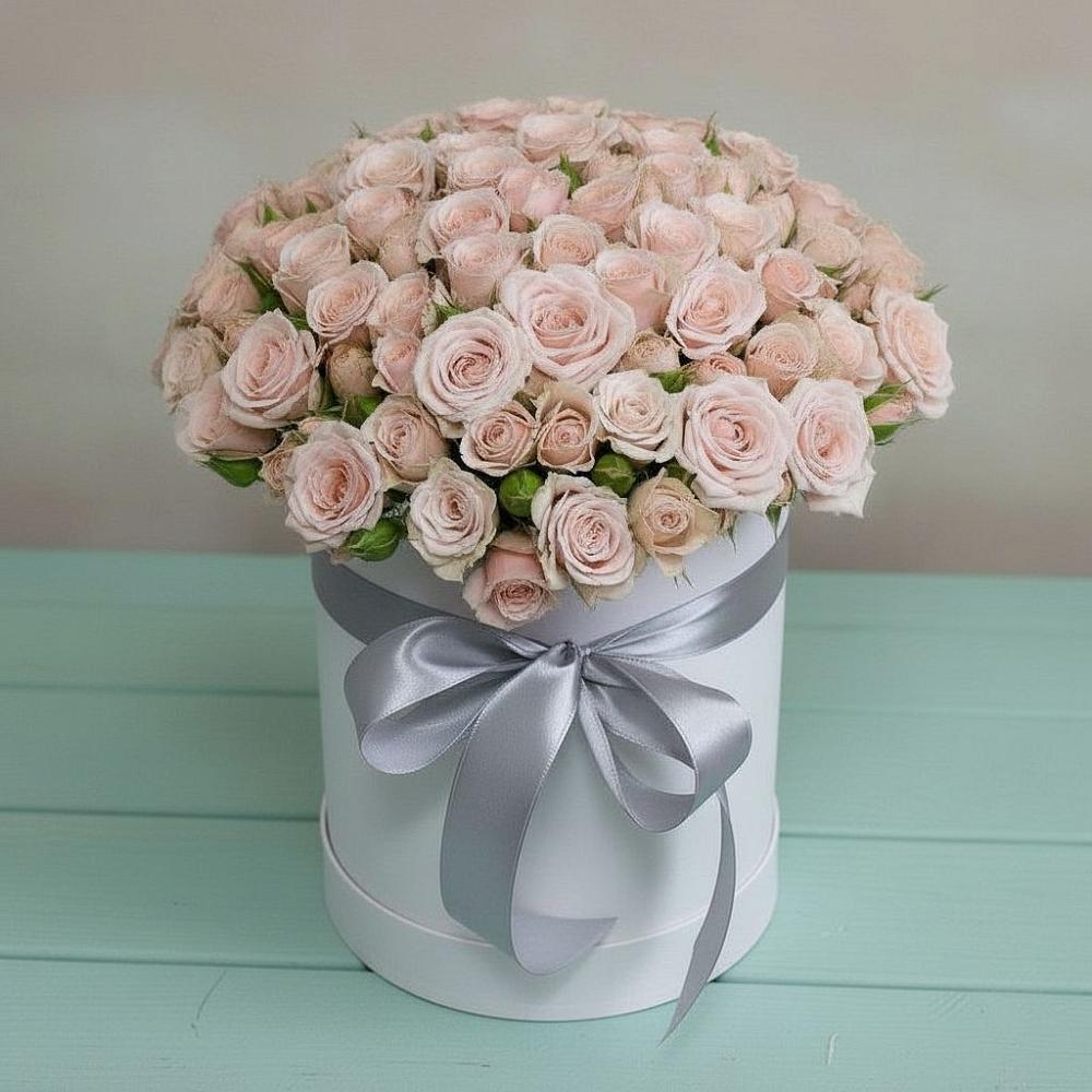 Цветочная композиция из Розы в шляпной коробке в Сусанино Ленинградская область